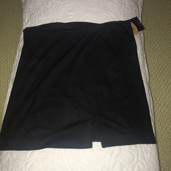Forever 21 Faux Suede Mini skirt - Picture 2 of 3